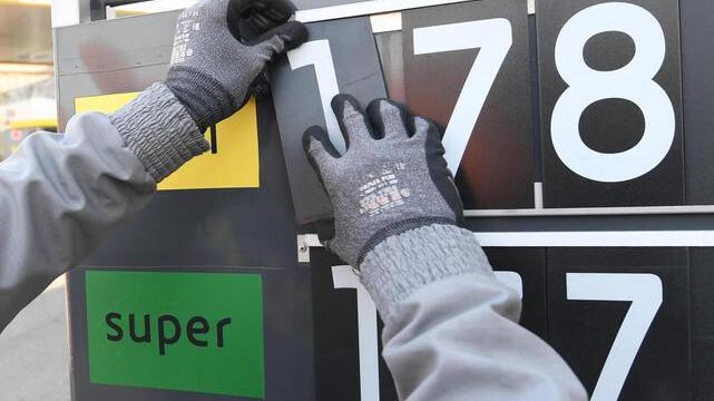 Caro carburante: due giorni di tregua e la benzina aumenta di nuovo di 8 centesimi