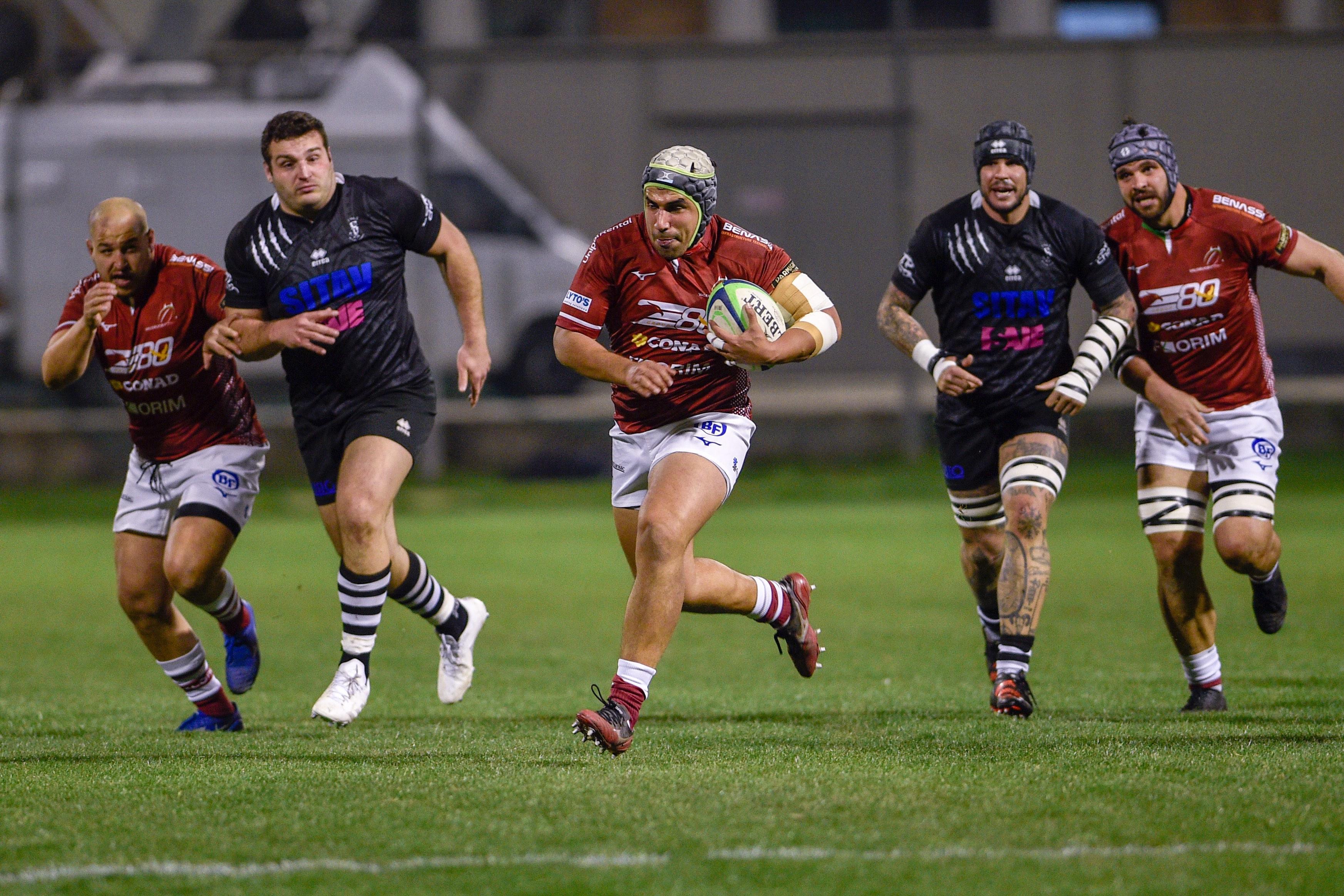 Un'azione di gioco del recupero fra Valorugby e Lyons Piacenza