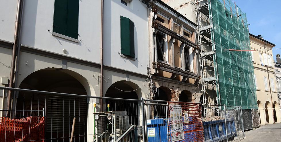 Prezzi alti e margini azzerati. La ricostruzione nella Bassa modenese è alle corde 