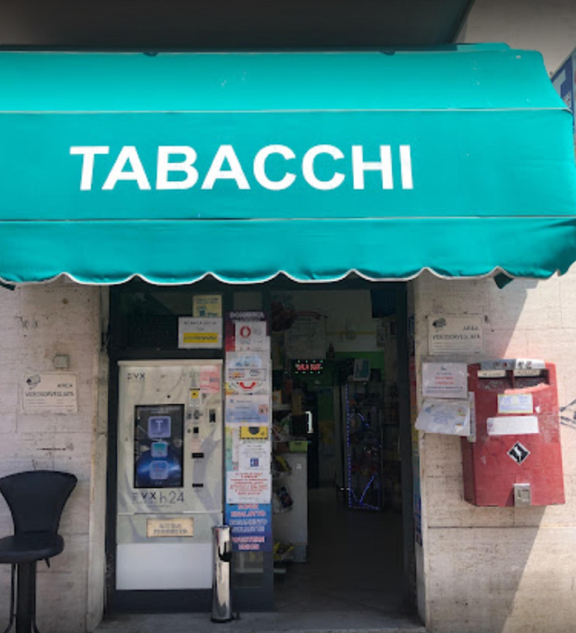 La tabaccheria di via Donnini