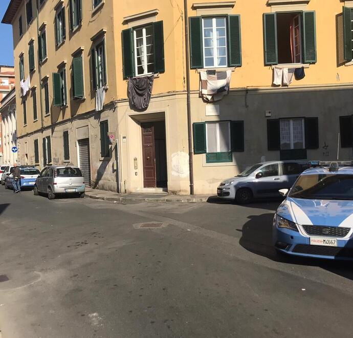 Le volanti sul posto