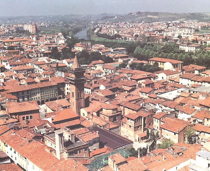 Una veduta dall'alto del centro storico di Empoli