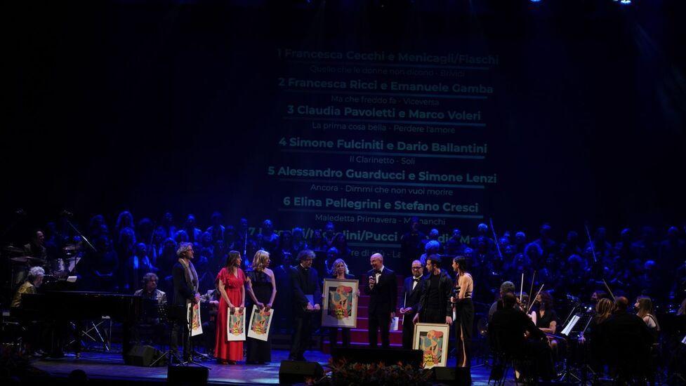 In mille alla notte magica del Goldoni per il Sanremo in salsa livornese. Ecco la classifica