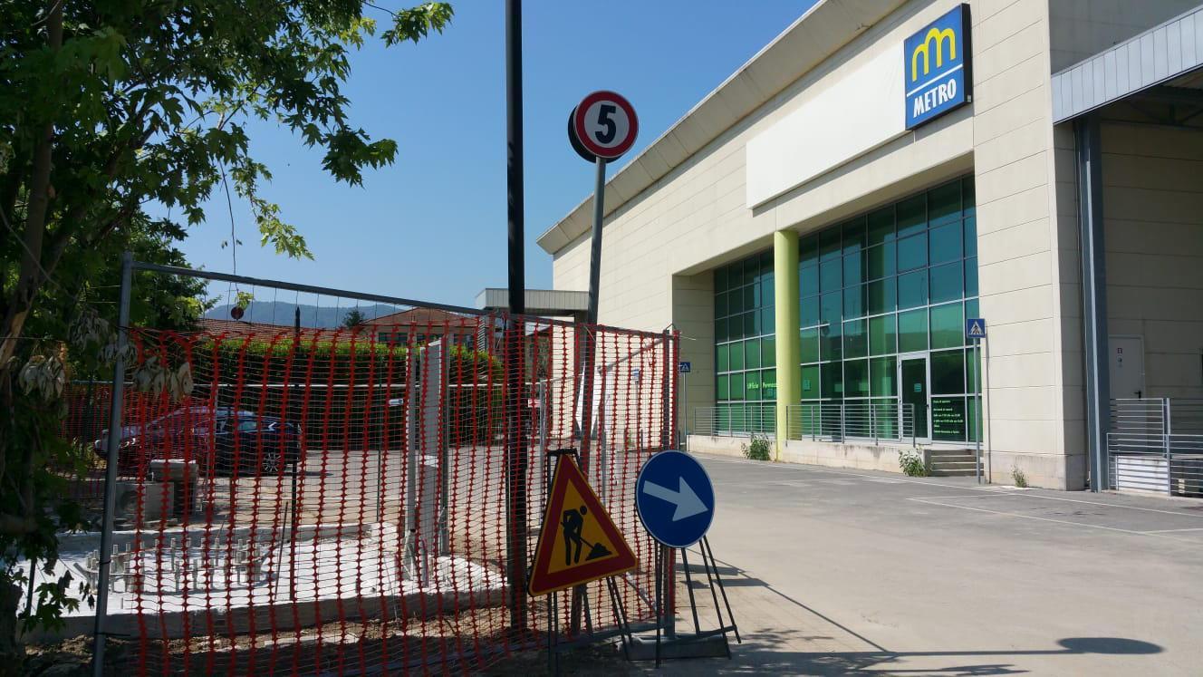 Lucca, licenziato dipendente Metro: la rabbia dei sindacati 