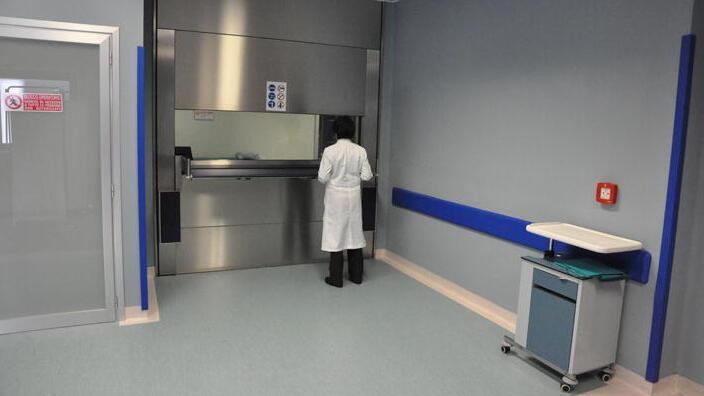 L’ingresso delle sale operatorie di Cecina