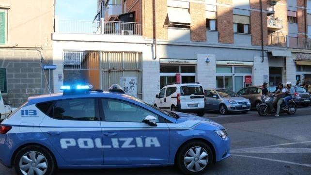 Una volante della polizia di Stato