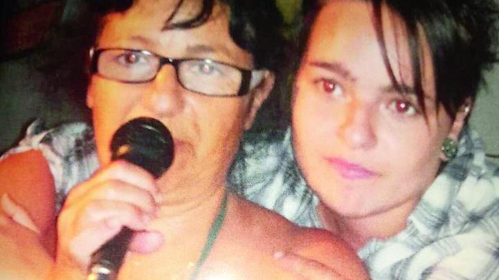 Uccisa a 19 anni, lo sfogo della mamma: «Pagai il funerale col primo stipendio di mia figlia. Abbandonata dallo Stato»