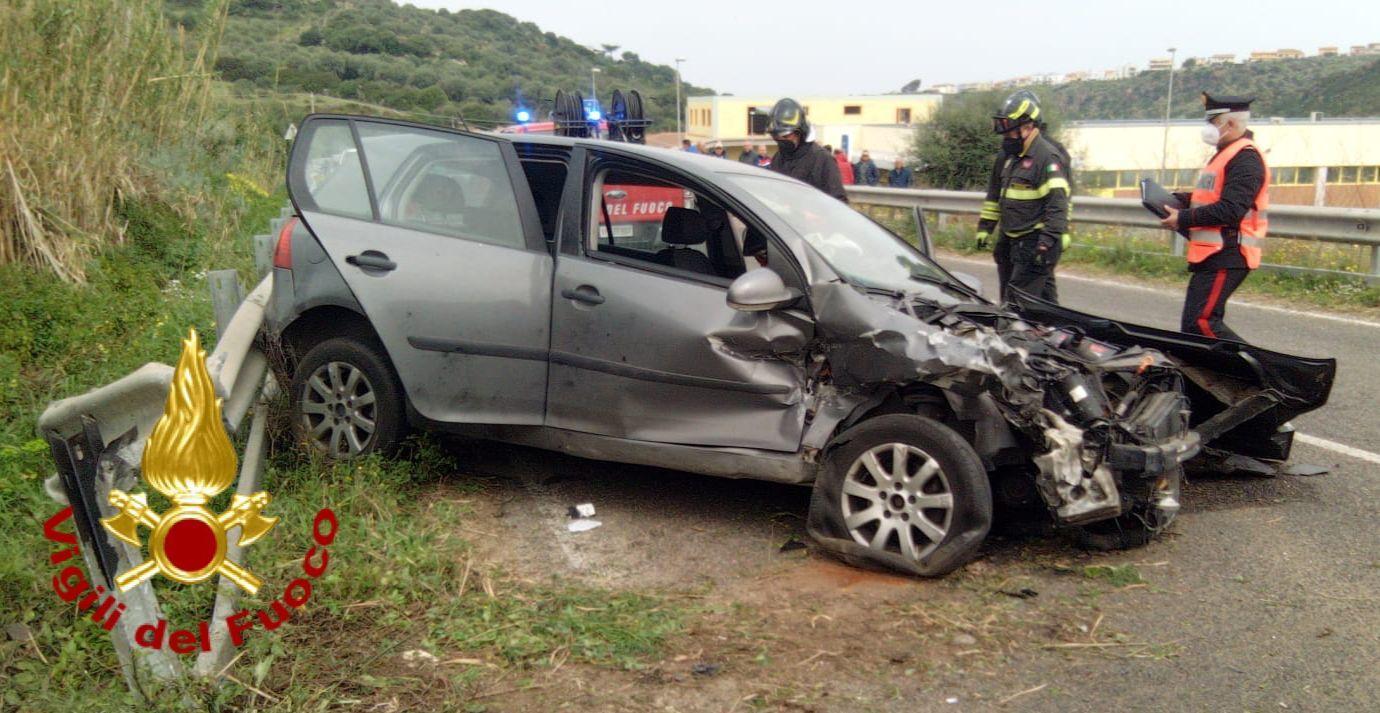 Incidente sulla strada per Castelsardo, un ferito