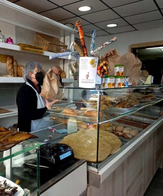Frutta e dolci scontati ogni sera: si paga meno in oltre 20 bar e negozi 