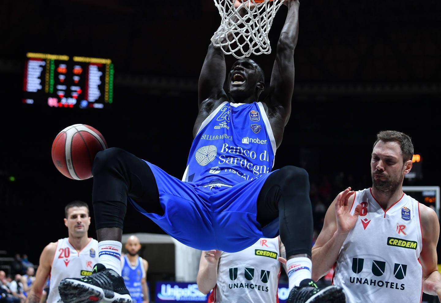 La Dinamo serra le file per battere la Fortitudo 