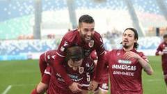 Rossi e D'Angelo festeggiano Zamparo che ha appena segnato