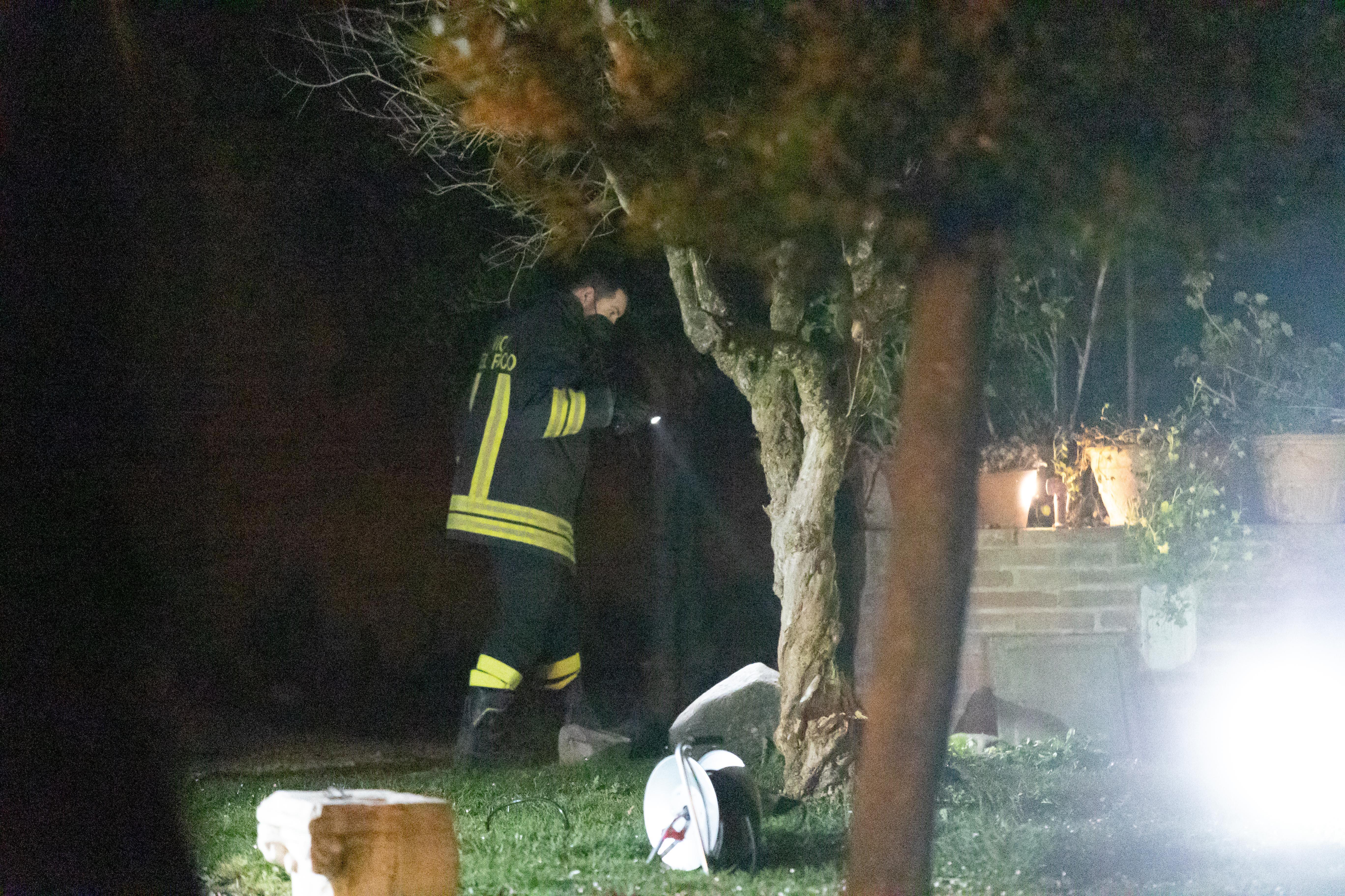 Mizzana, uomo trovato morto in un tombino (il video)