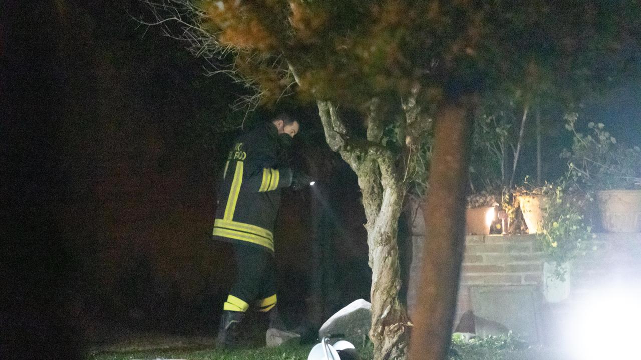 Mizzana, uomo trovato morto in un tombino (il video)