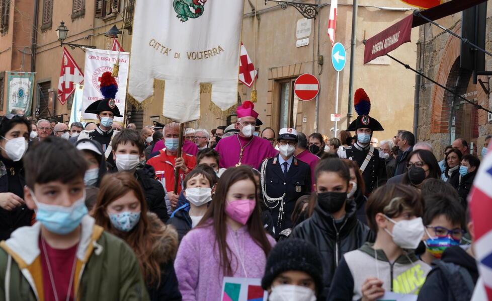 Volterra abbraccia Campiotti: «Desidero essere il messaggero delle parole del Vangelo» 