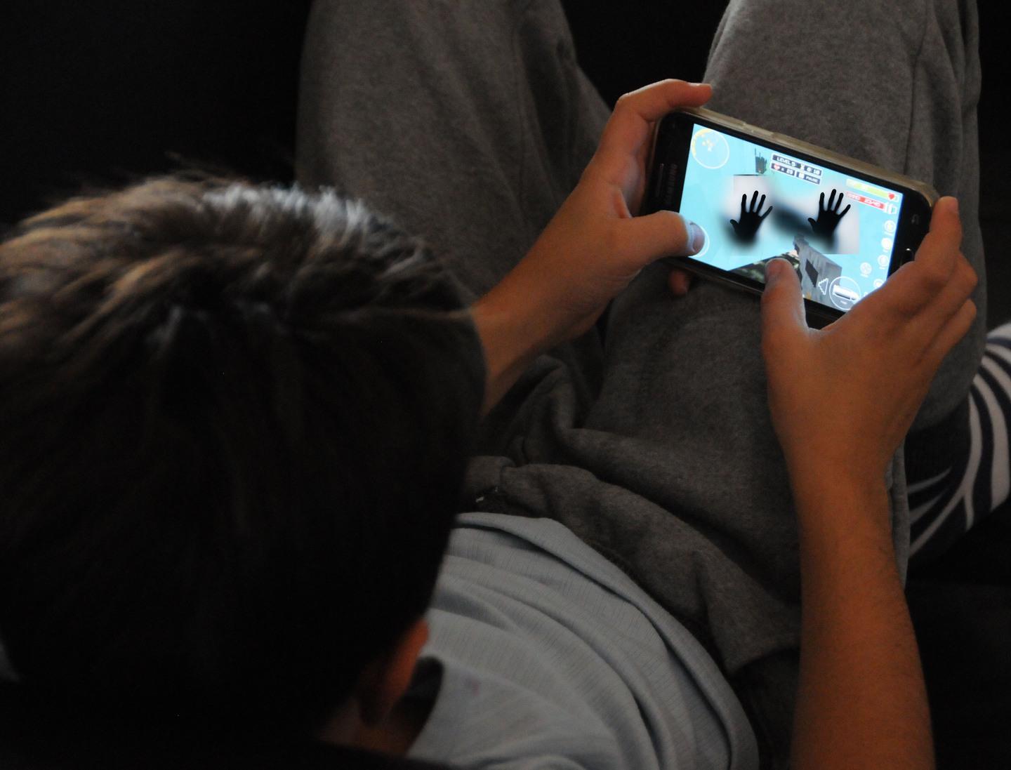 Abuso di alcol tra i giovani sardi: «Sballo e autolesionismo mitizzati sui social network» 