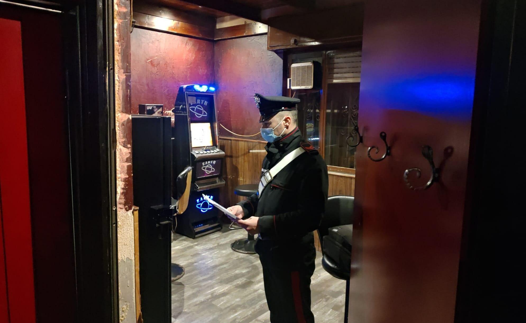 Sala gioco clandestina a Senorbì, l'accesso dietro un finto armadio