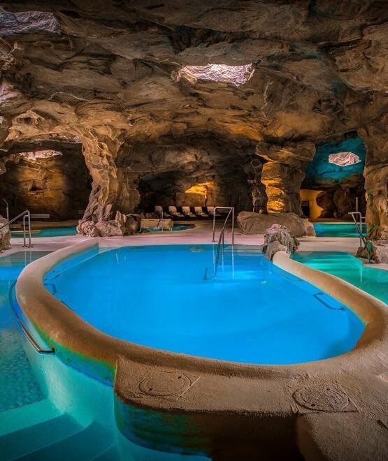 Le “grotte” della spa marina dell’Hotel Tombolo