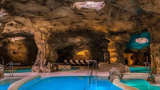 Le “grotte” della spa marina dell’Hotel Tombolo