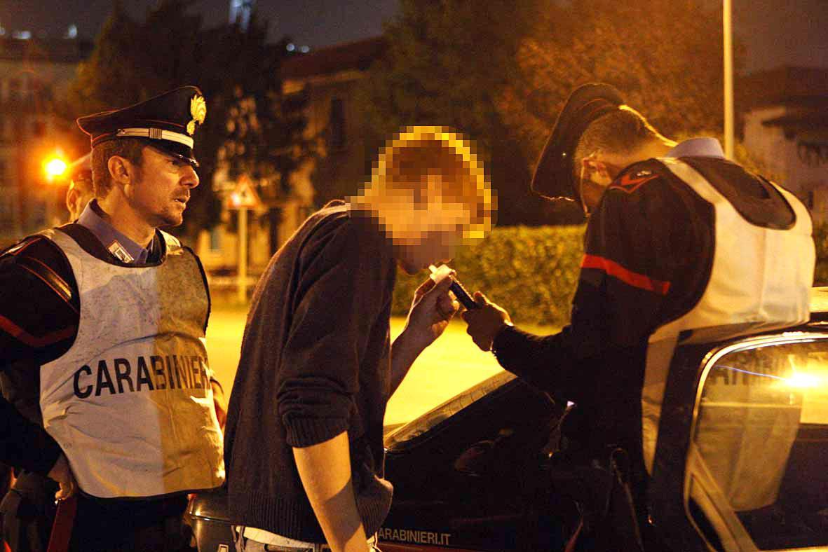 Sassari, automobilisti ubriachi: 20 patenti ritirate nel fine settimana 