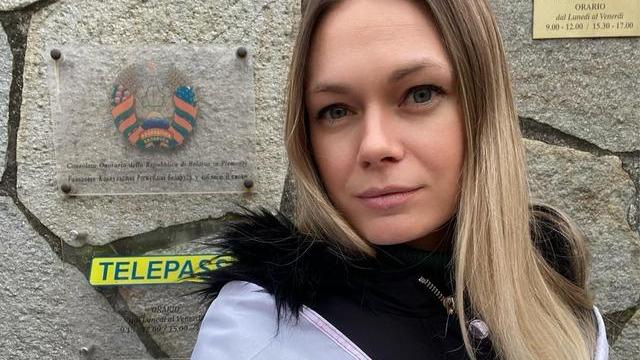 Licenziata per un post contro Lukashenko, poi in carcere per aver sostenuto l'opposizione: «È la Bielorussia»