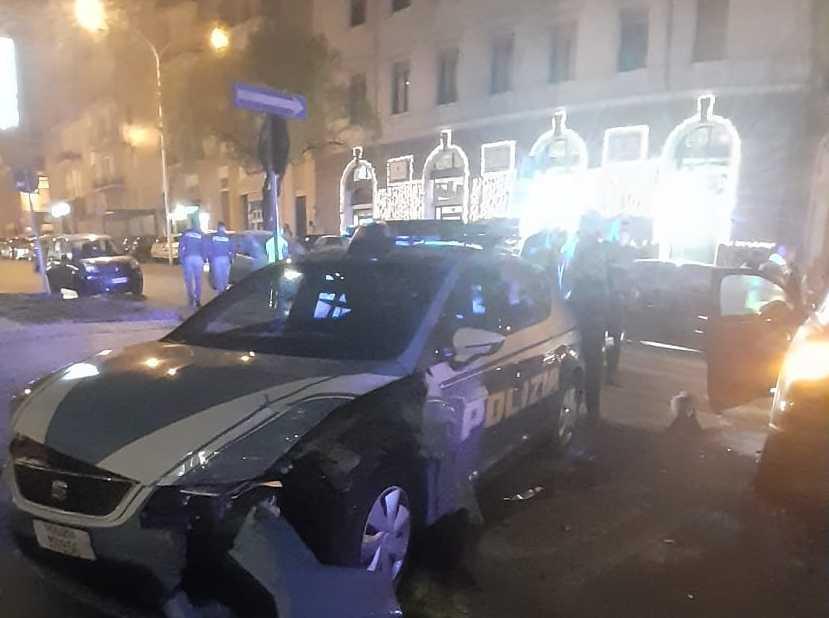 Sassari, non si ferma allo stop e si schianta contro la polizia 