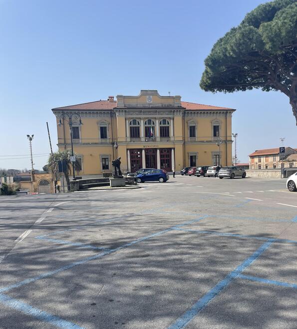Piazza Matteotti nel fine settimana si trasforma nel centro della movida