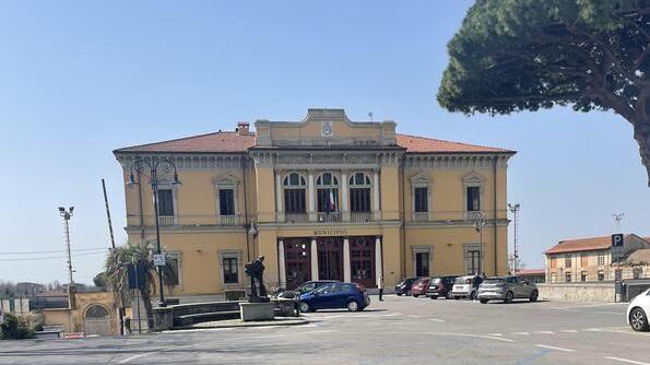 Piazza Matteotti nel fine settimana si trasforma nel centro della movida