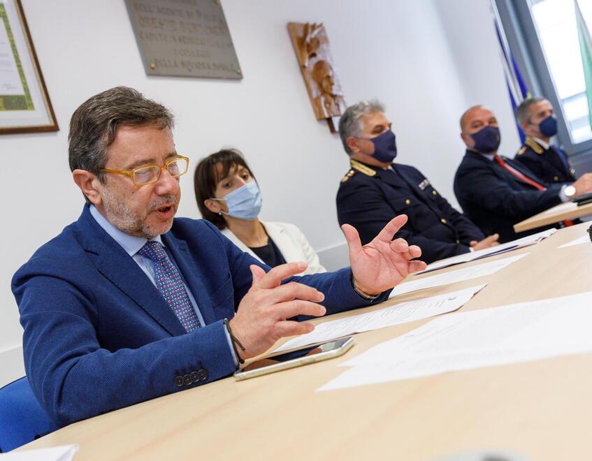 La conferenza stampa del procuratore Coletta il giorno degli arresti