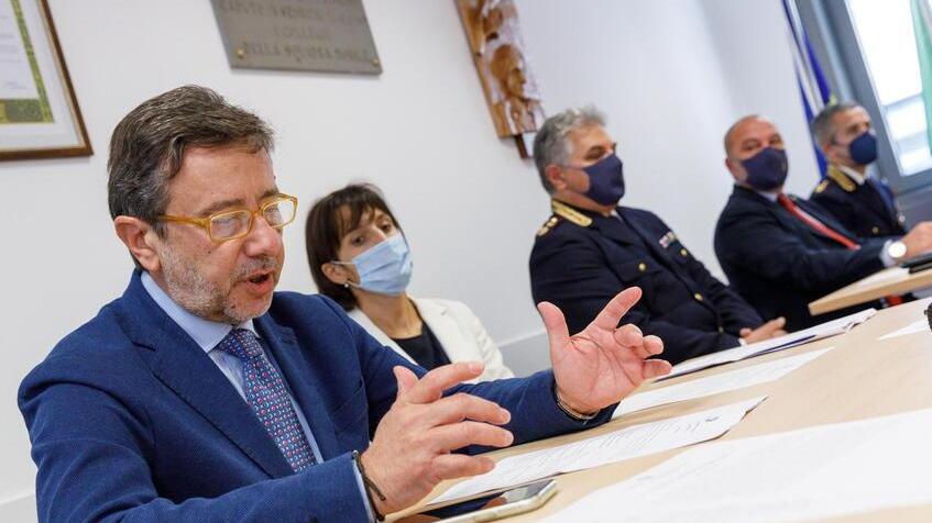 La conferenza stampa del procuratore Coletta il giorno degli arresti