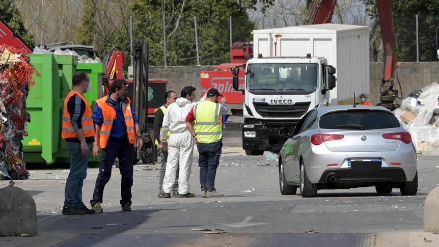 Empoli, cadavere in un container: la Procura indaga per omicidio colposo
