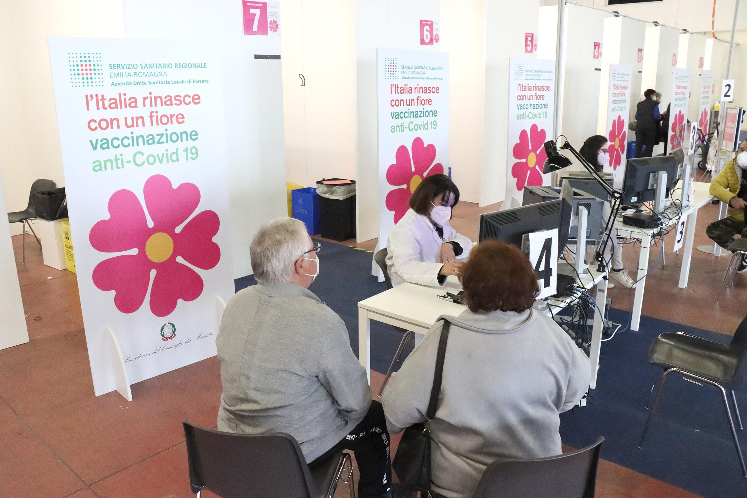 Covid, l'Asl riorganizza i centri vaccinali. Le novità da venerdì 1 aprile