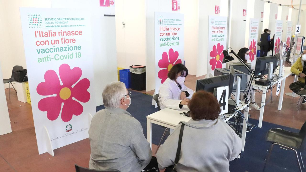 Covid, l'Asl riorganizza i centri vaccinali. Le novità da venerdì 1 aprile