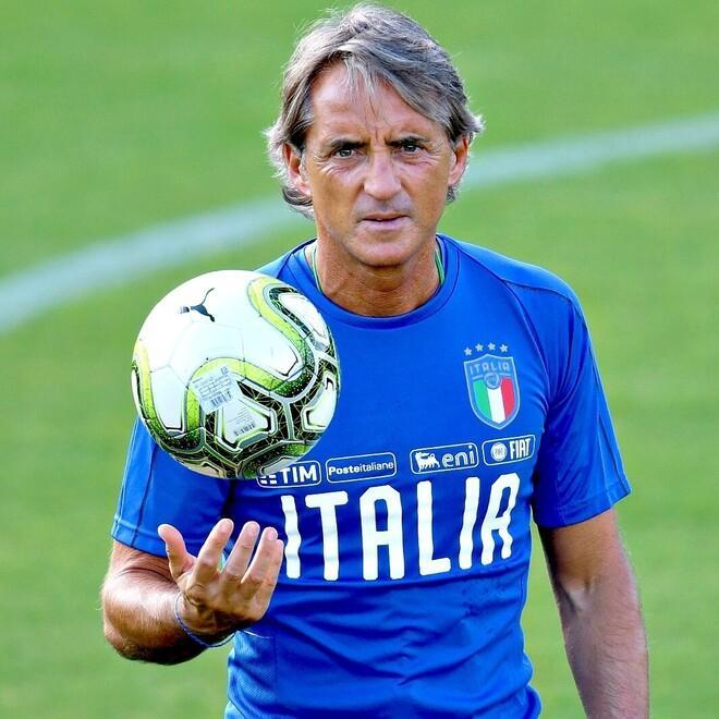 Mancini resta e rilancia: «Voglio il mondiale». Tanti volti nuovi contro la Turchia 