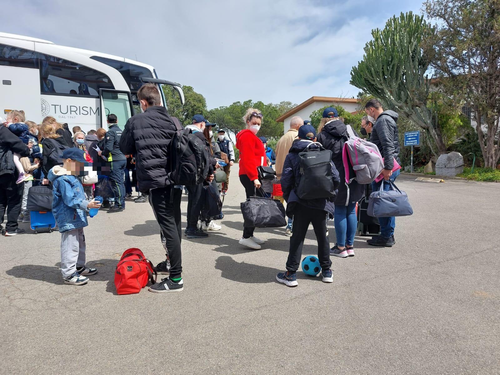 Ucraina, 92 profughi in Sardegna: 50 sono bambini di case-famiglia