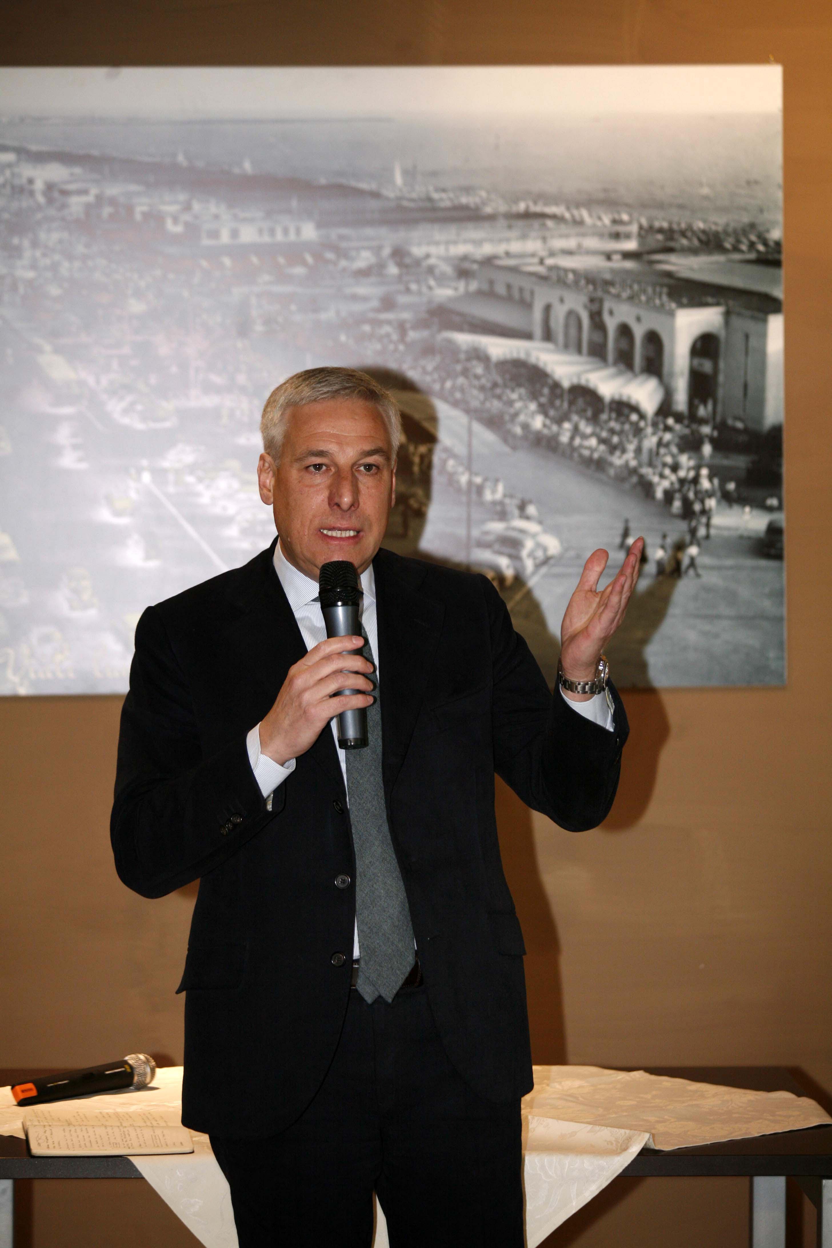 Viareggio, il Pd dopo la frattura con Re Giorgio: «Ritorno in maggioranza a tre condizioni. Ecco quali» 