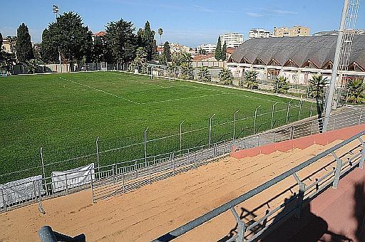 Oristano, buche e poca erba: bocciato il campo della Tharros