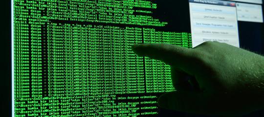 La Regione Toscana addestra 80 sindaci contro gli attacchi degli hacker russi: “Ecco come difendersi dal virus che chiede il riscatto in bitcoin” 