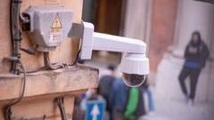 Castelvetro. «I vicini mi spiano»: coppia finisce a processo