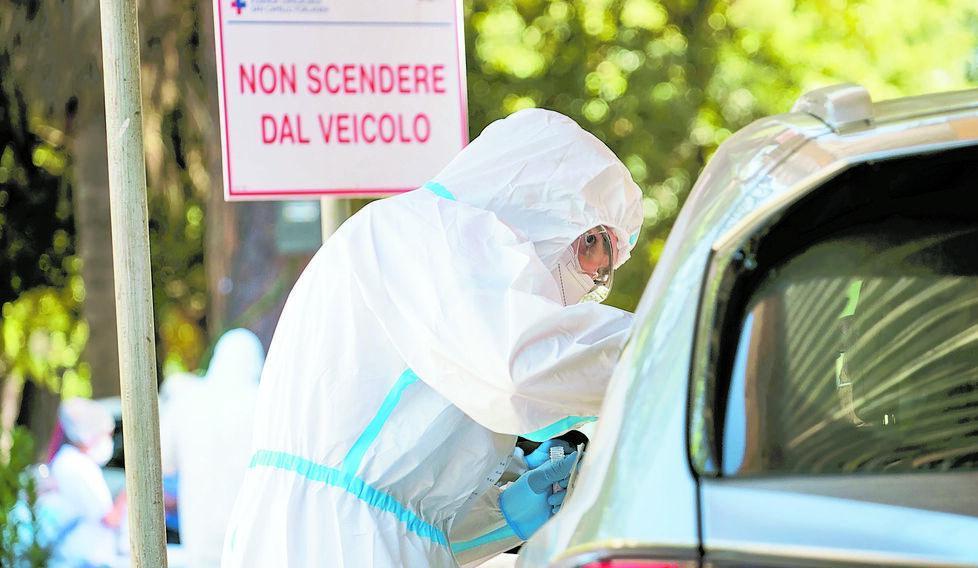 Calano i contagi in Versilia I casi positivi in discesa nelle scuole e tra gli adulti