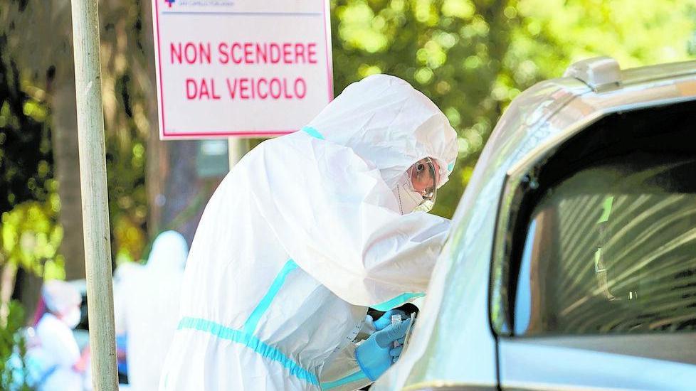 Calano i contagi in Versilia I casi positivi in discesa nelle scuole e tra gli adulti