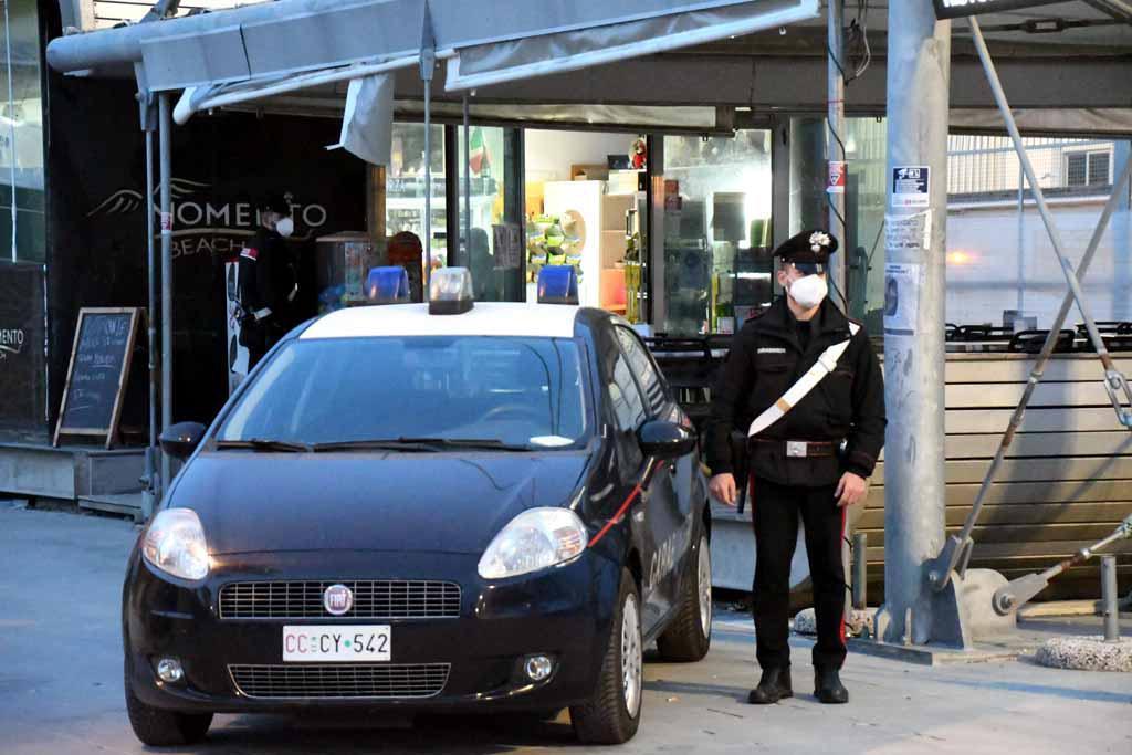 I carabinieri hanno individuato gli autori dello striscione