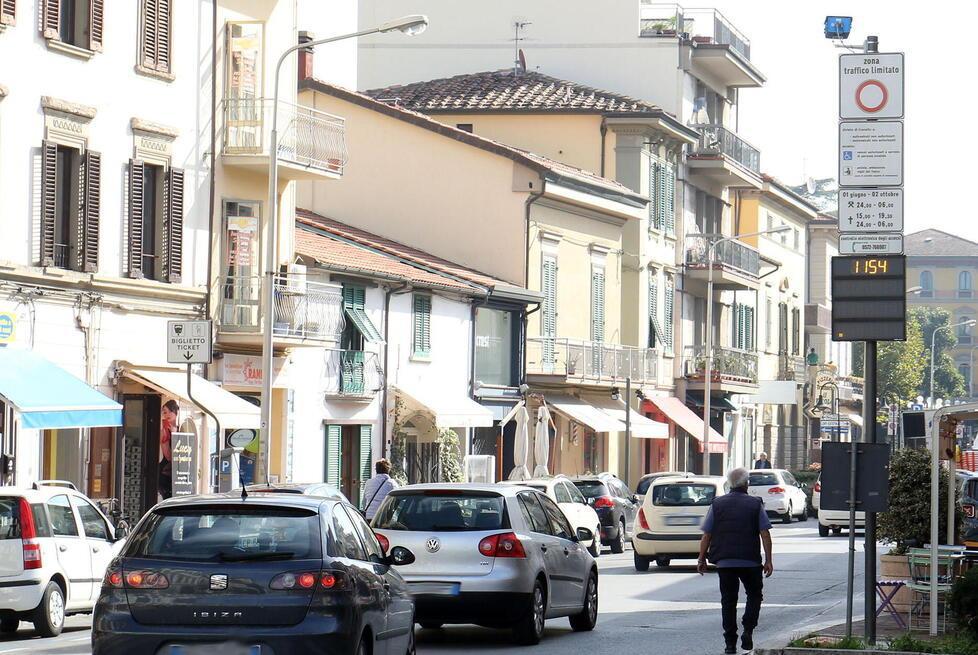 Il varco della zona a traffico limitato in corso Roma