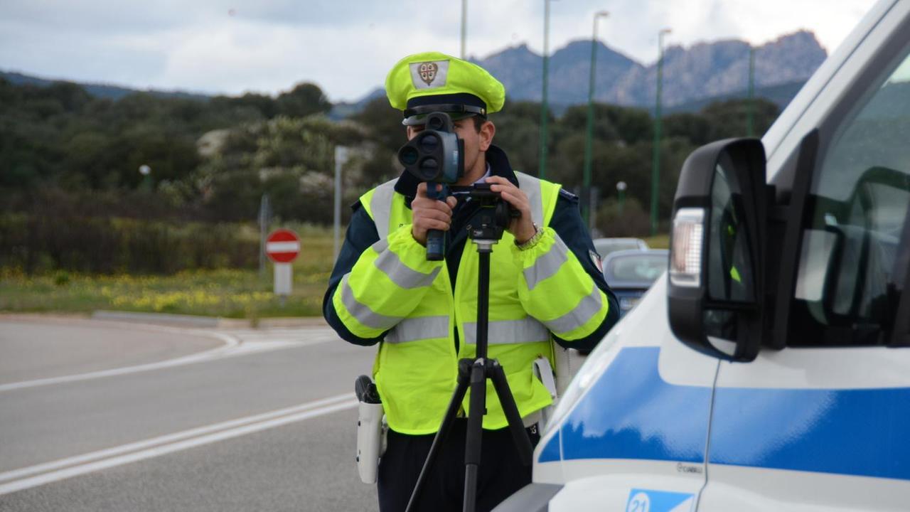 Auto troppo veloci: a Olbia rispunta il telelaser e scattano le multe