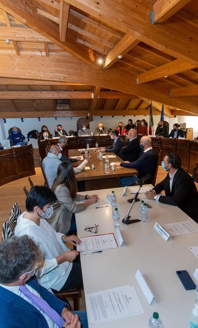 Cento. L’aumento dell’Irpef divide il consiglio Accorsi: «Inevitabile per poter investire» 