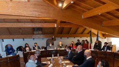 Cento. L’aumento dell’Irpef divide il consiglio Accorsi: «Inevitabile per poter investire»