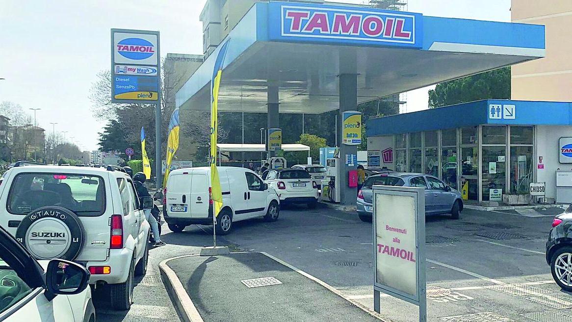 Aurelia, code e pericoli per la benzina scontata