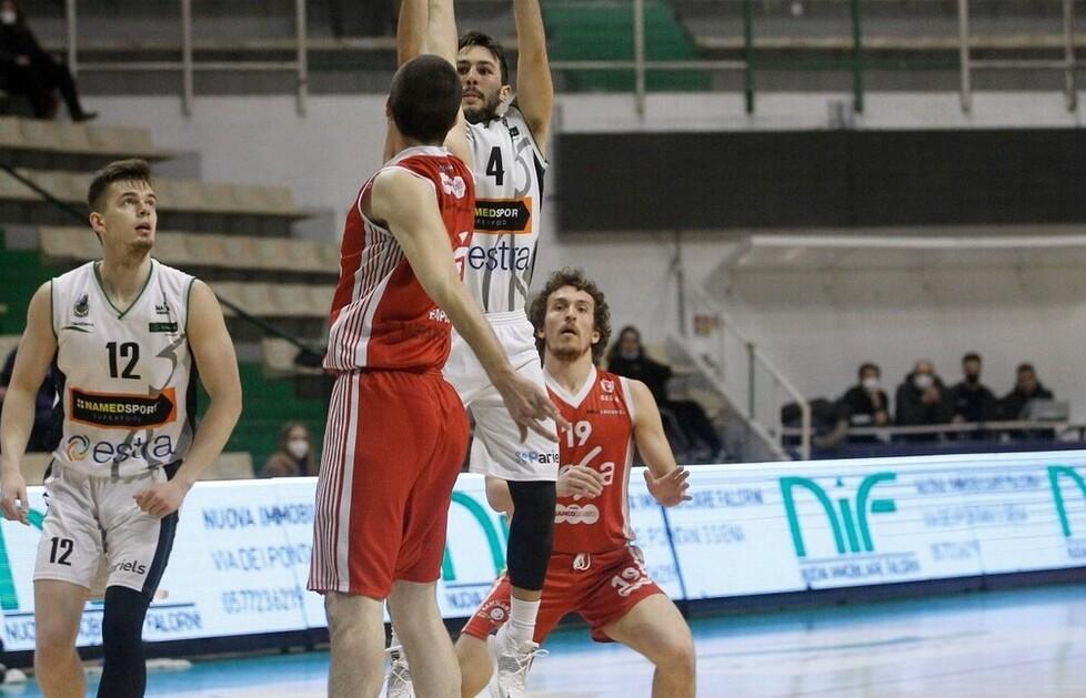 Insulti ai giocatori alla partita di basket: a Siena interviene la polizia 