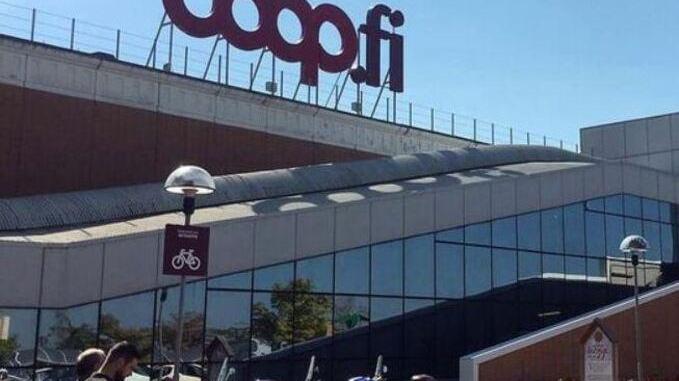 Navacchio, scivola nel supermercato: Unicoop la risarcisce