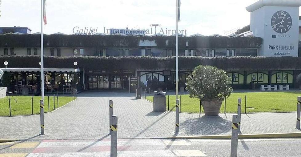 L’ingresso dell’aeroporto Galilei