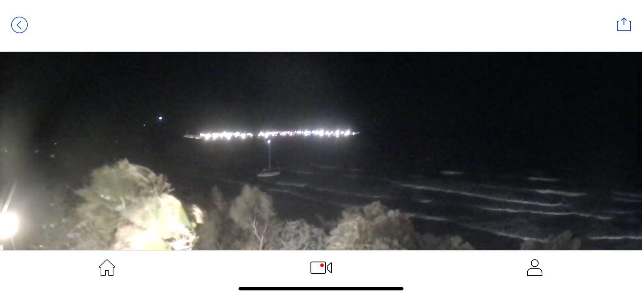 Barca a vela spiaggiata a Villasimius, in salvo i due diportisti